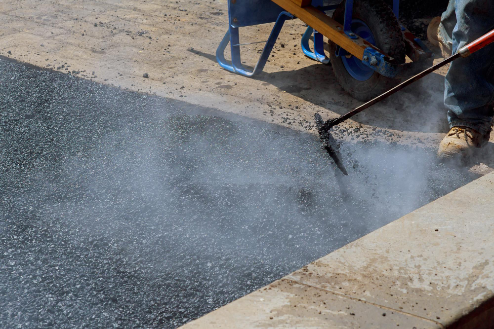 Looking for reliable asphalt repairs in Sanford, FL? Our guide offers expert tips on hiring a top-no