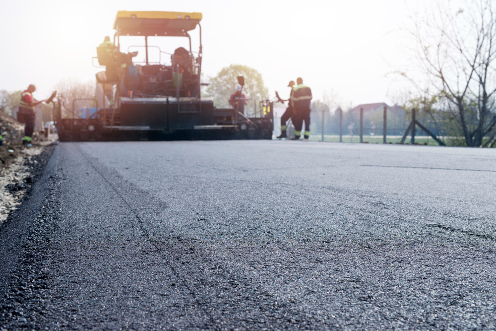 Asphalt Sealcoating: Do’s and Don'ts for a Lasting Finish