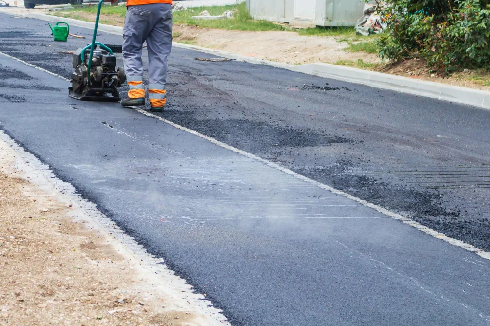 Sealcoating vs. Resurfacing: What’s Best for Your Asphalt?