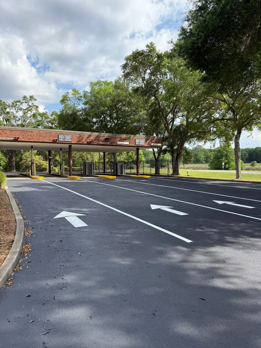 Sealcoating in Florida's Rainy Season: How Orlando Crews Beat the Storms